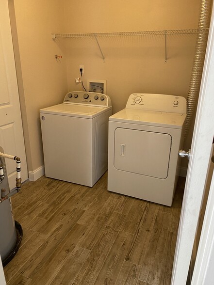 Building Photo - 5464 E Michigan St