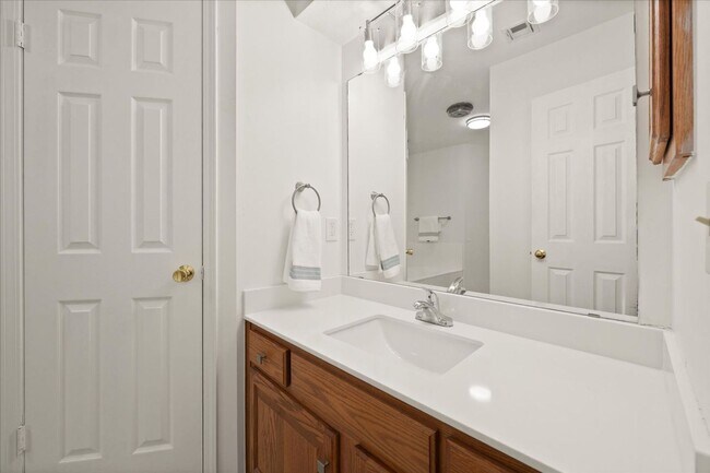 Building Photo - Great 3 Bed 2 Bath In Edmond