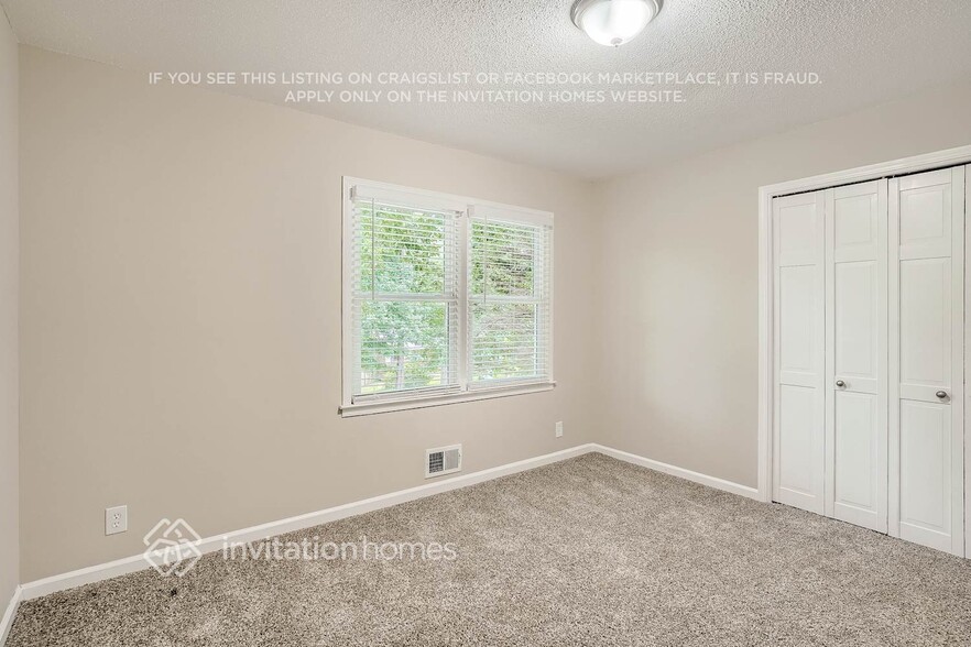 Building Photo - 2846 Cedarbrook Dr