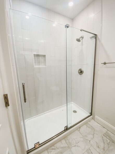 Building Photo - 1413 Anchor St