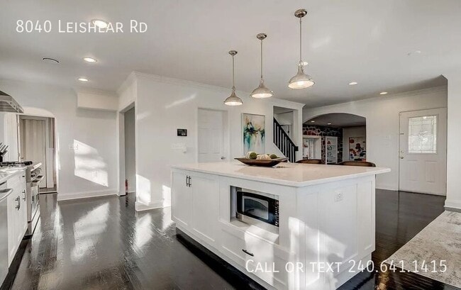 Building Photo - 8040 Leishear Rd