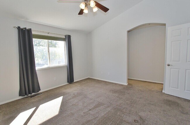 Building Photo - 2722 N Snow Goose Way