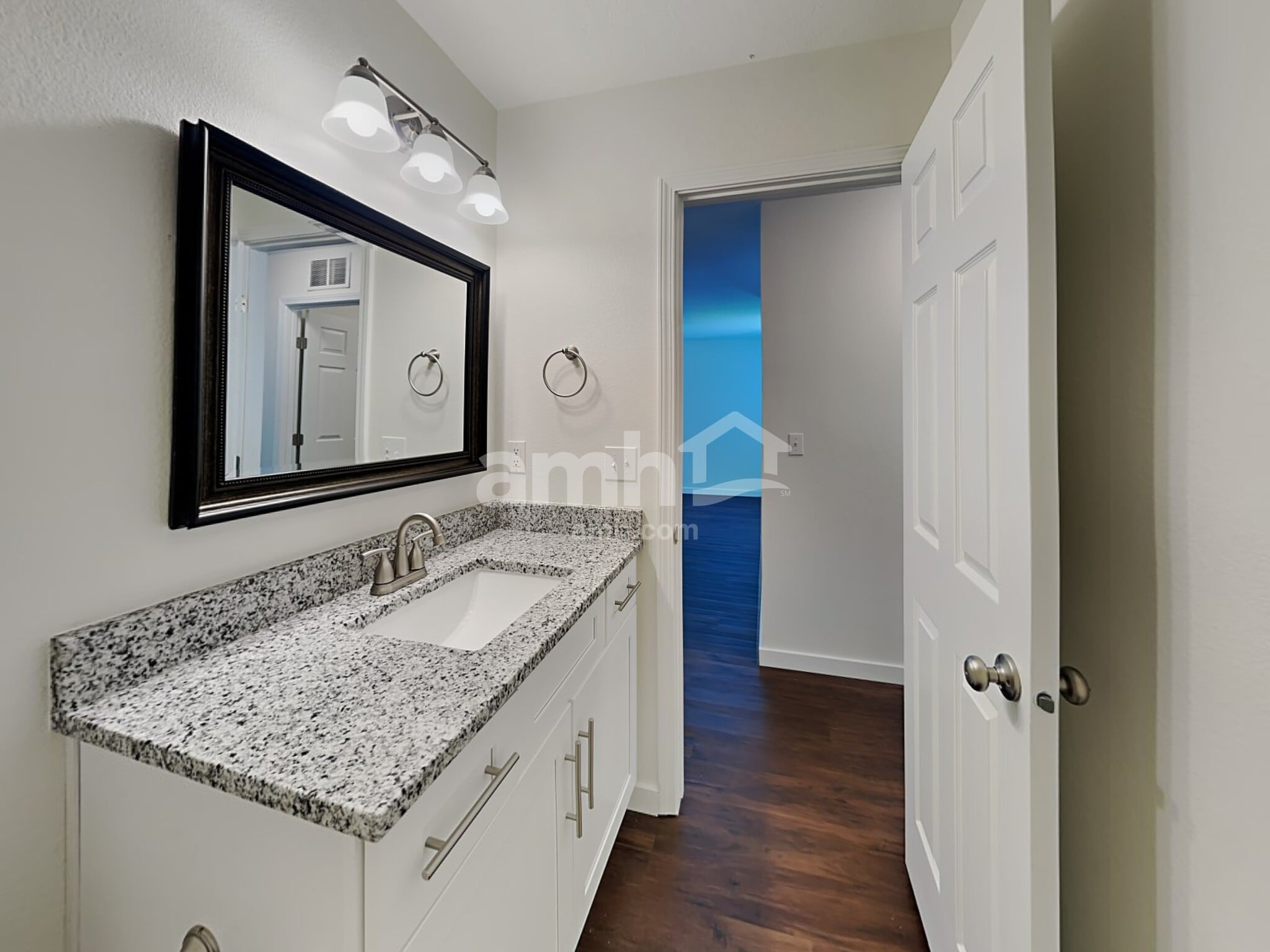 Building Photo - 19735 Susquehanna Way