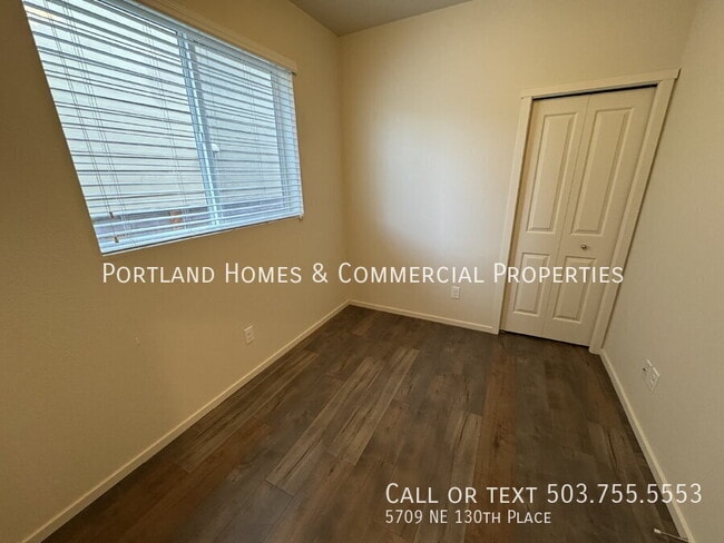 Building Photo - 5709 NE 130th Pl