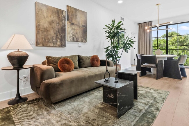 Building Photo - 346 Peters St SW