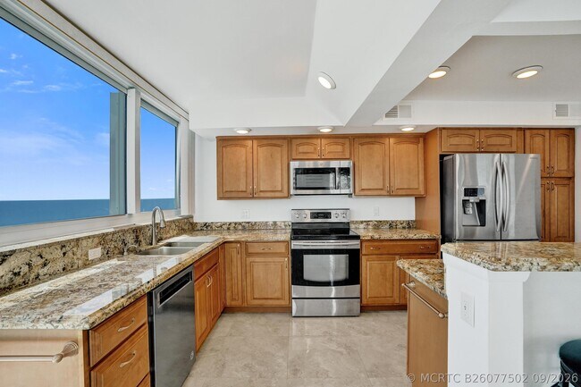 Building Photo - 1360 S Ocean Blvd
