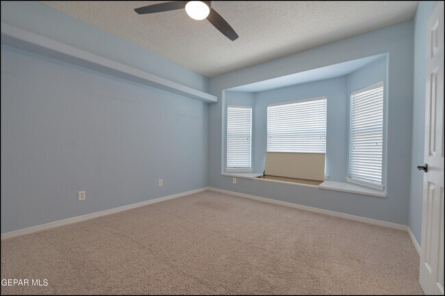 Building Photo - 6300 Franklin Vista Dr