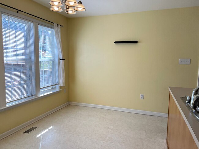 Building Photo - 3 Bedroom | 2.5 Bath Home in Holly Springs...