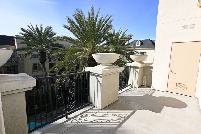 Building Photo - Irvine Watermarke Top Floor Condo 3 BD 2 B...