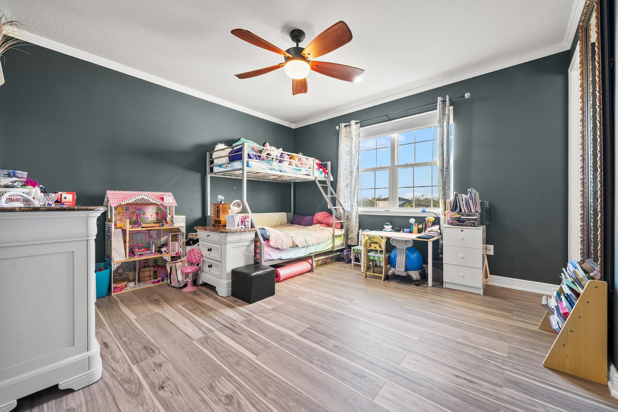 Building Photo - 7484 Ripetta St