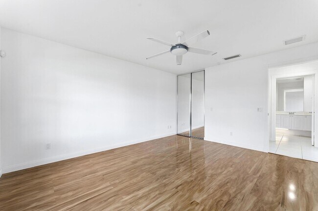 Building Photo - 8270 Eleuthera Ln