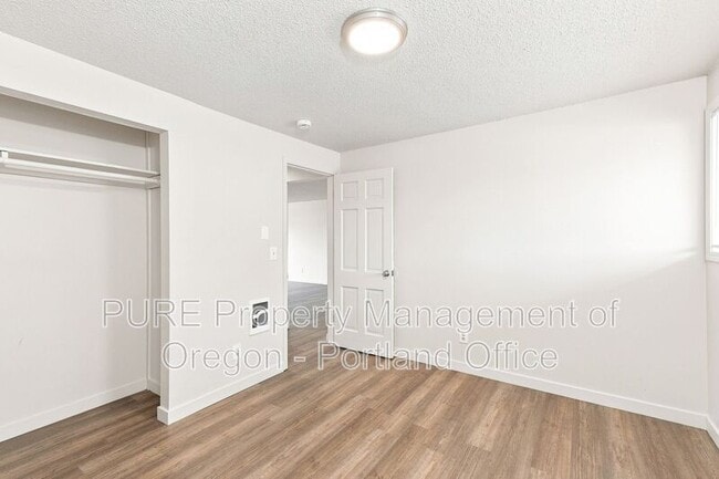 Building Photo - 18411 E Burnside St