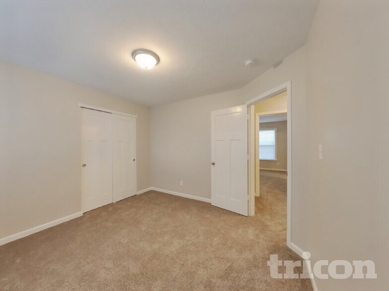 Building Photo - 3338 Deerbrook Dr
