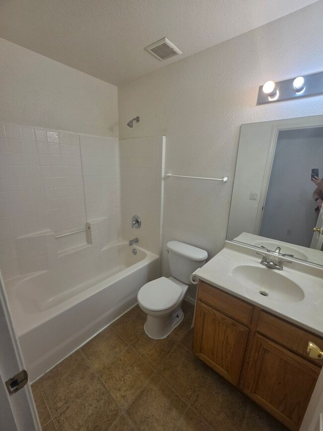 Building Photo - 1801 Artesia Dr