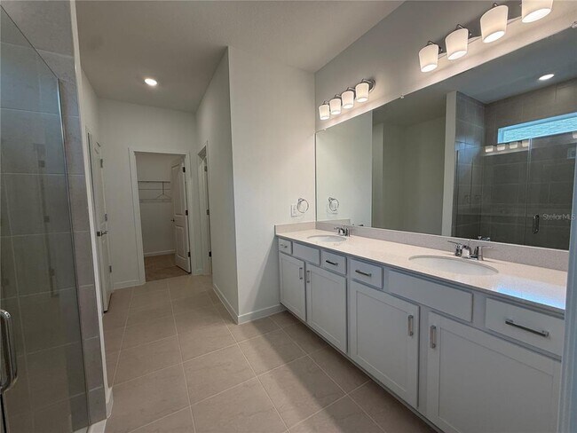 Building Photo - 3915 Big Sky Dr