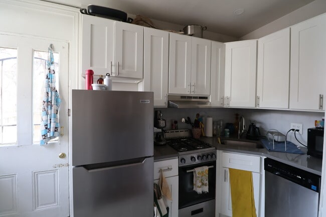 Building Photo - 409 S 9th St