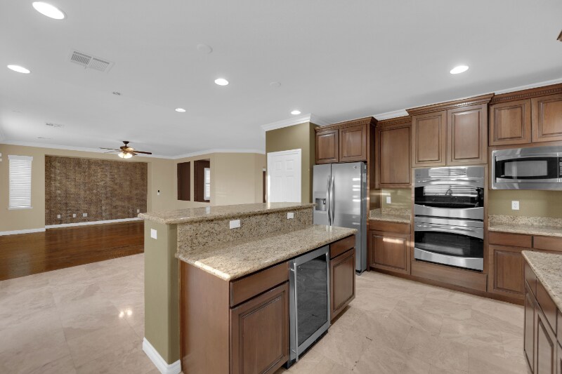 Building Photo - 10057 Portula Valley St