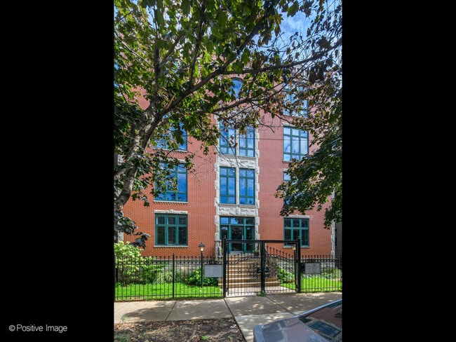 Primary Photo - 463 N Green St