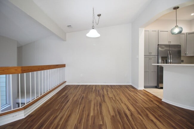 Building Photo - 1956 Villaridge Dr