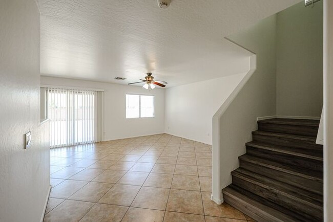 Building Photo - 4 BED 2.5 BATH, 2200+ SFT IN CAMELBACK RANCH, PHOENIX