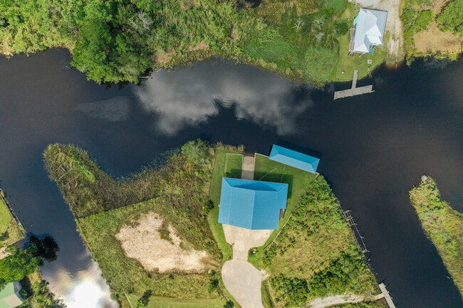 Building Photo - 4166 Old Lazy River Rd