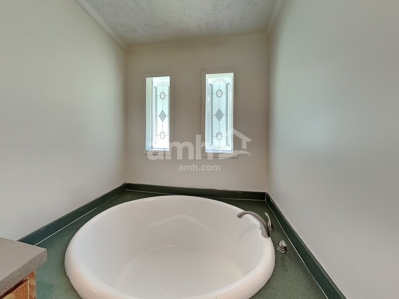 Building Photo - 495 Hunnicut Rd SE