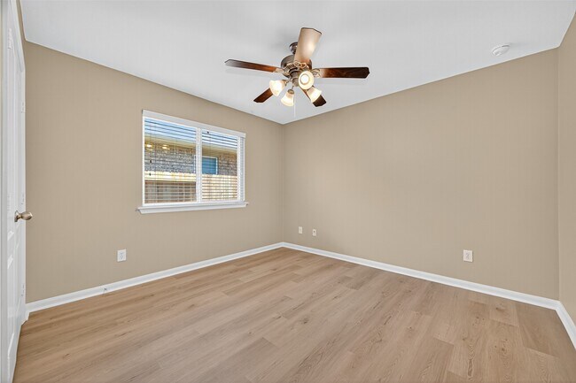Building Photo - 21511 Venture Park Dr