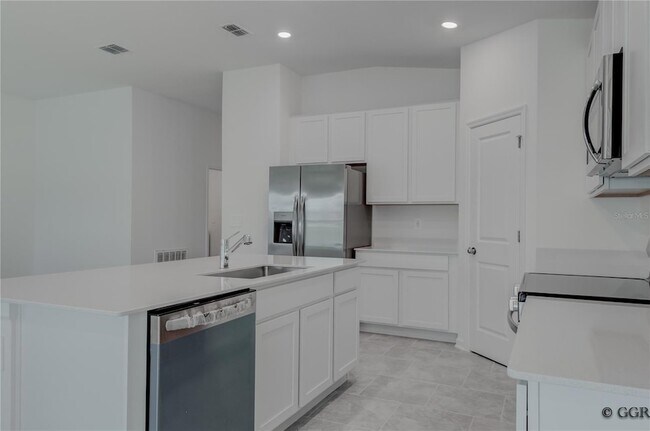 Building Photo - 5005 Worchester Dr
