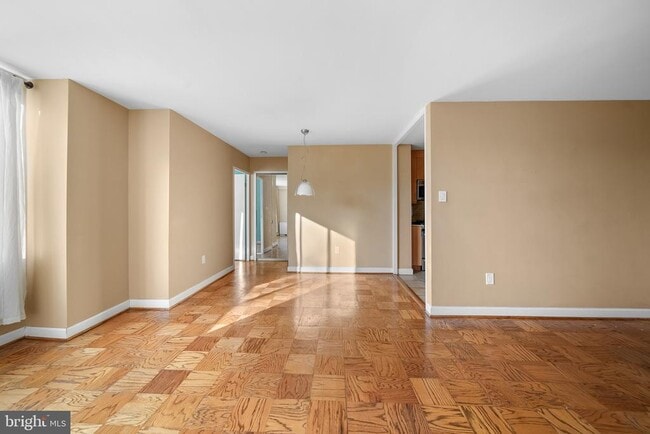 Building Photo - 6641 Wakefield Dr