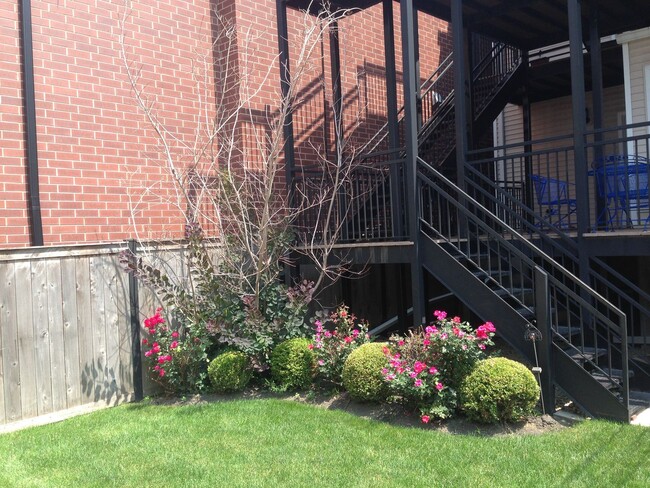 Building Photo - 2724 N Marshfield Ave