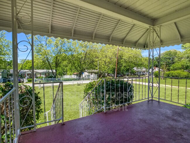 Building Photo - 311 Mc Dowell St