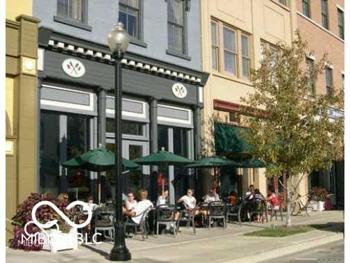 Building Photo - 12938 University Crescent