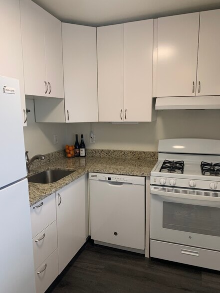 Kitchen - 1260 21st St NW