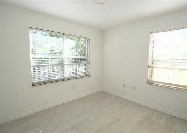 Building Photo - 3001 SW 128th Ave