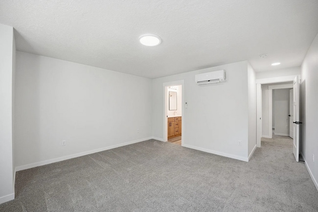 Building Photo - Stylish New Duplex with Scenic Surroundings