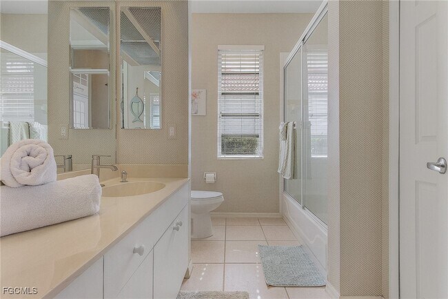 Building Photo - 5323 SW 28th Pl