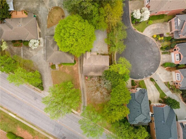 Building Photo - 1387 Church St