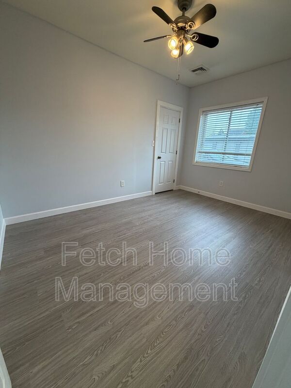 Building Photo - 10 S Pitt St