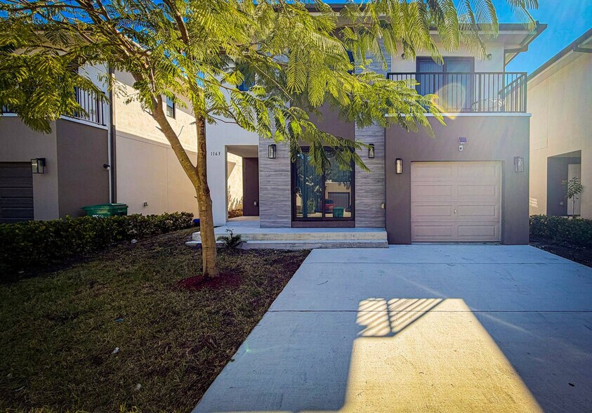 Building Photo - 1163 NW 2nd St