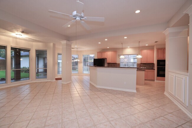 Building Photo - 17222 Leeside Dr