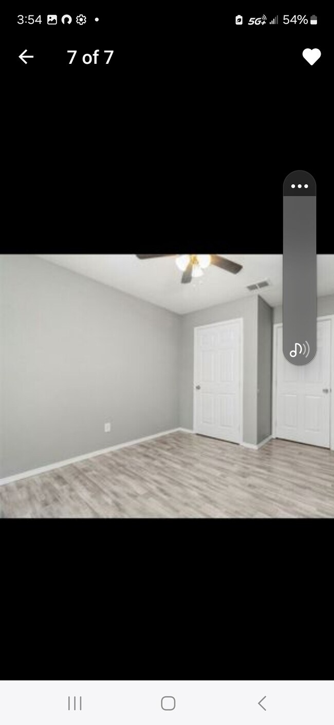Building Photo - 2315 N Border Ave