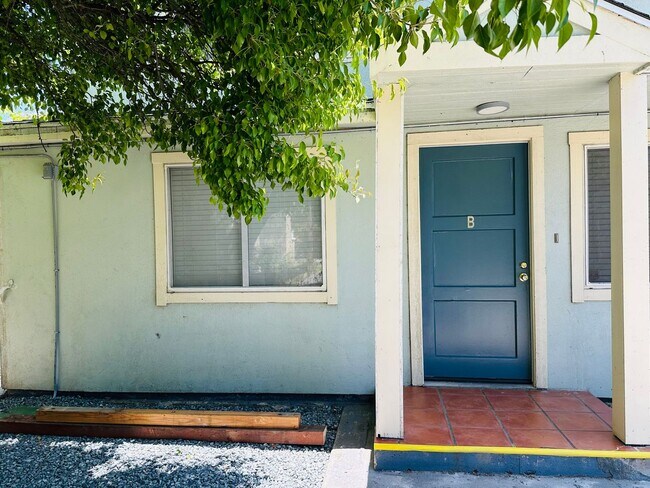 Building Photo - Ashby Duplex