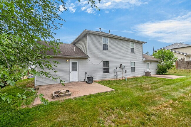 Building Photo - 1330 Godas Cir