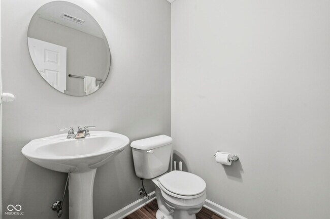 Building Photo - 366 Steeples Blvd