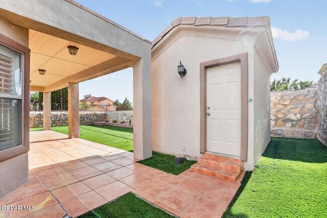 Building Photo - 12225 Sitting Bull Dr