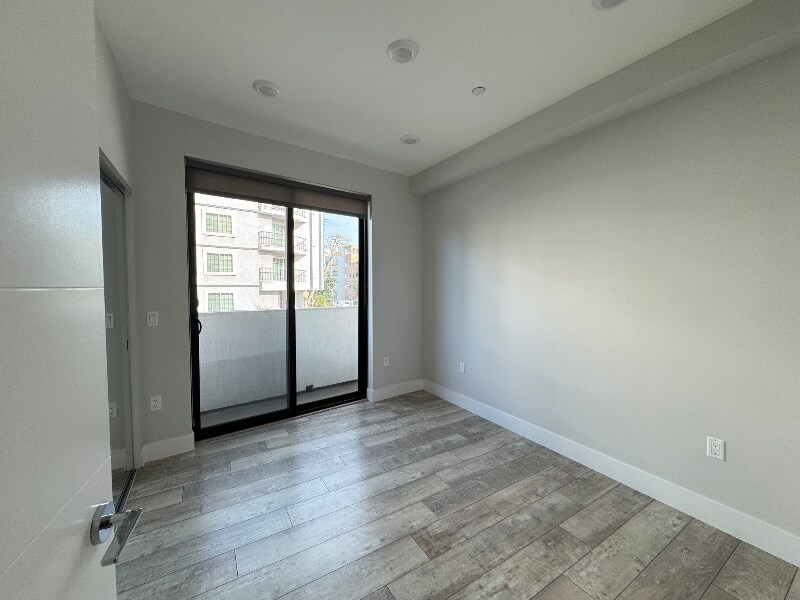 Building Photo - 4383 N Sepulveda Blvd