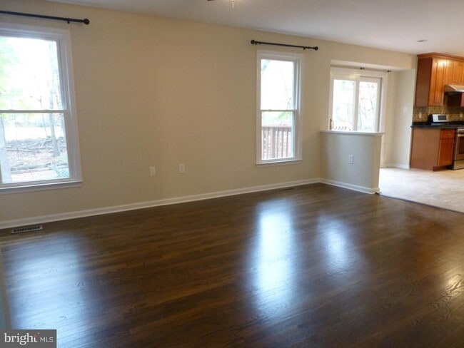 Building Photo - 11415 Jordan Ln