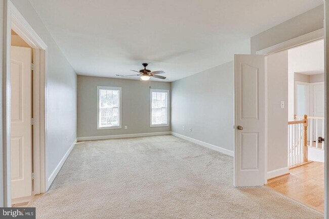Building Photo - 1168 Taji Ct