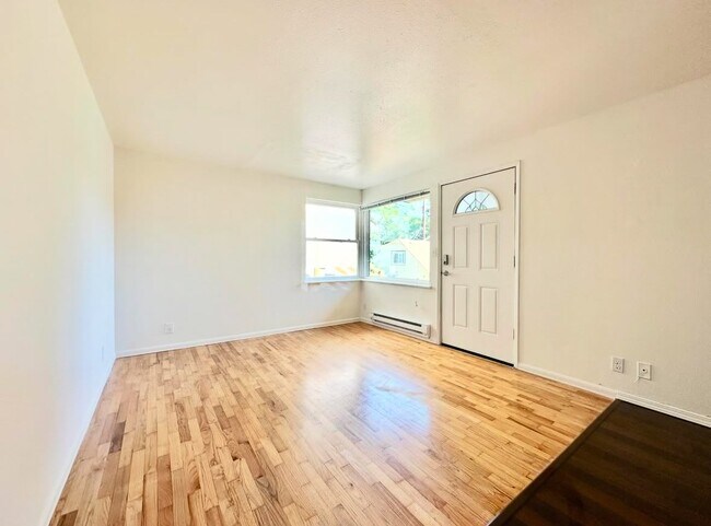 Building Photo - 5101 Ravenna Ave NE