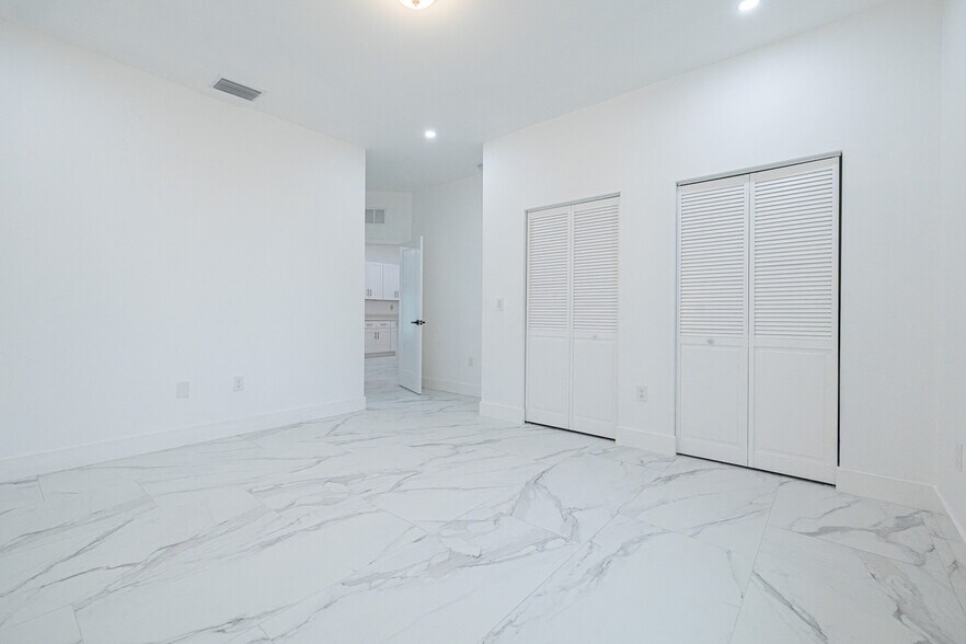 Building Photo - 5125 24th St SW